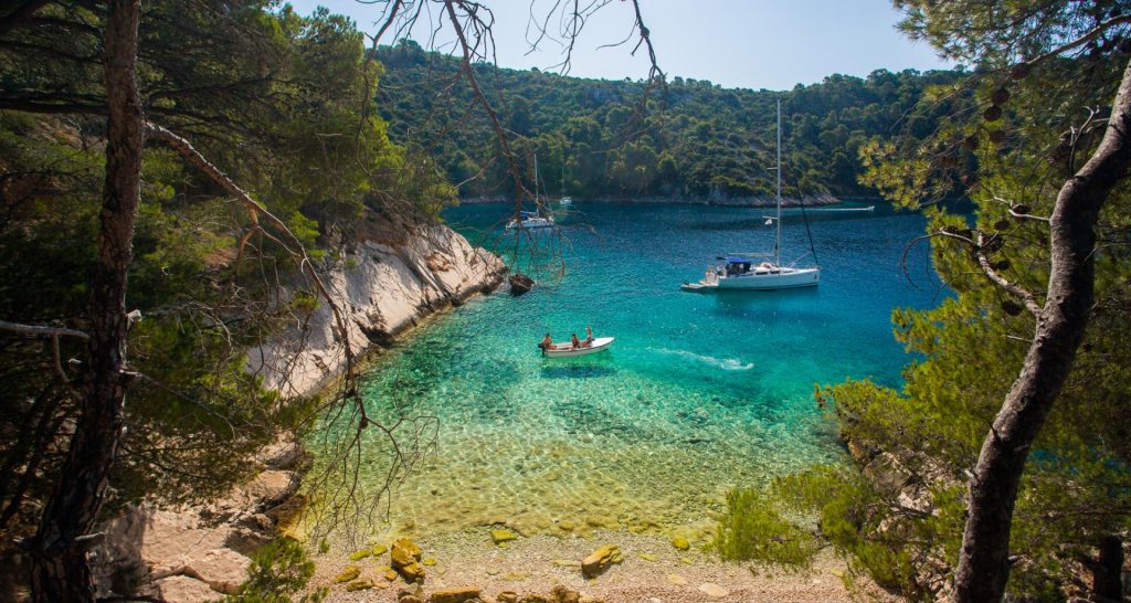 Medicinska sestra Ustanove SANO na otoku Šolti — zdravstvena njega u kući